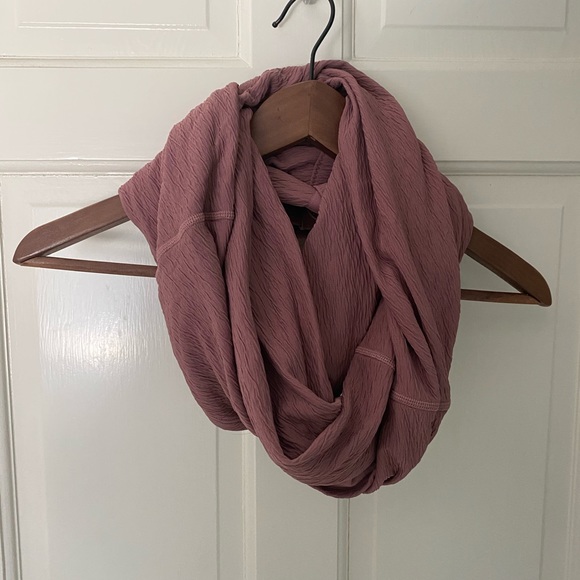 lululemon athletica Accessories - Lululemon vinyasa scarf